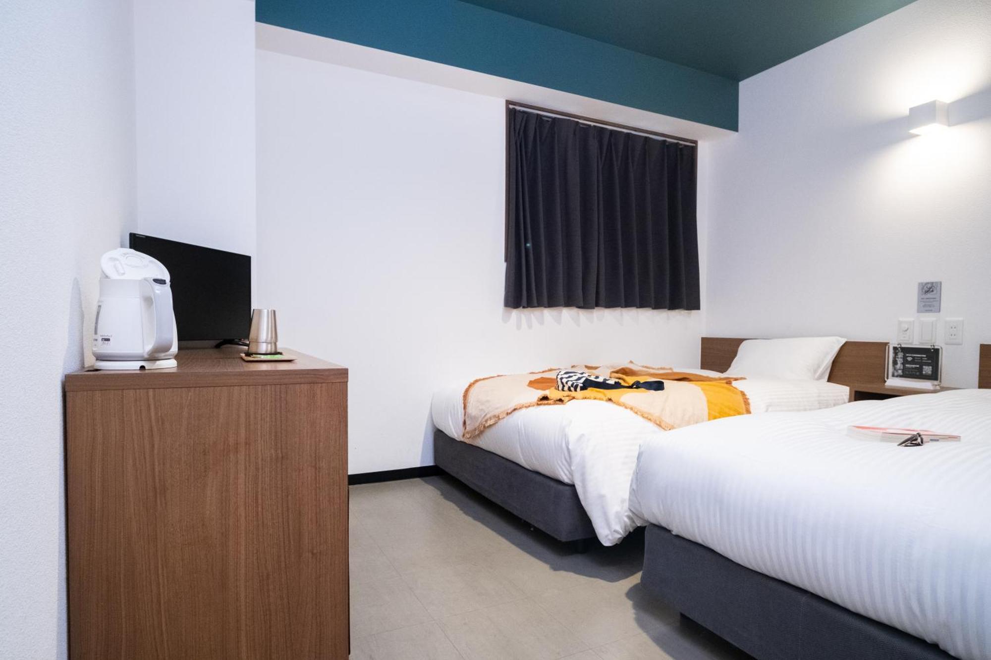 Wayfarer Shinsaibashi Hotell Osaka Rum bild