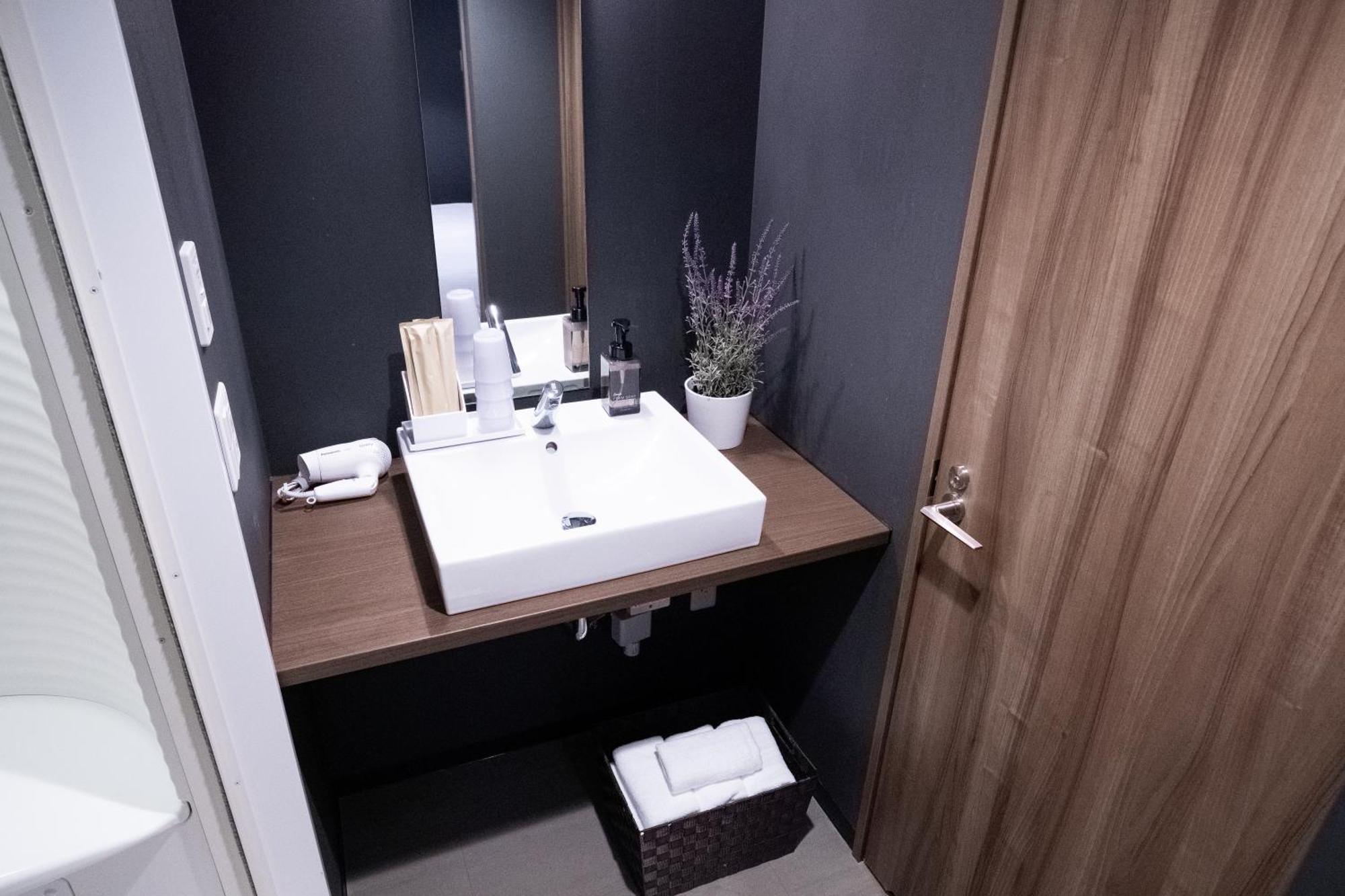 Wayfarer Shinsaibashi Hotell Osaka Rum bild