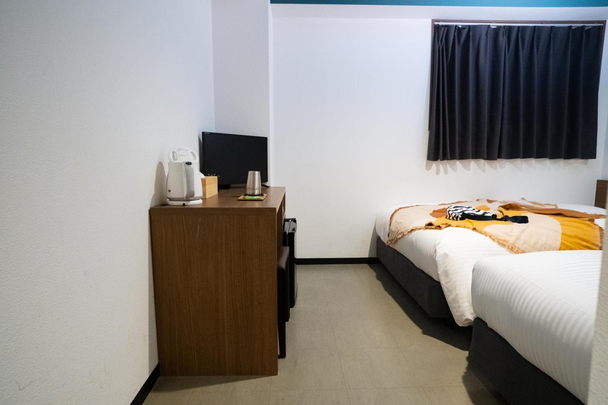 Wayfarer Shinsaibashi Hotell Osaka Rum bild